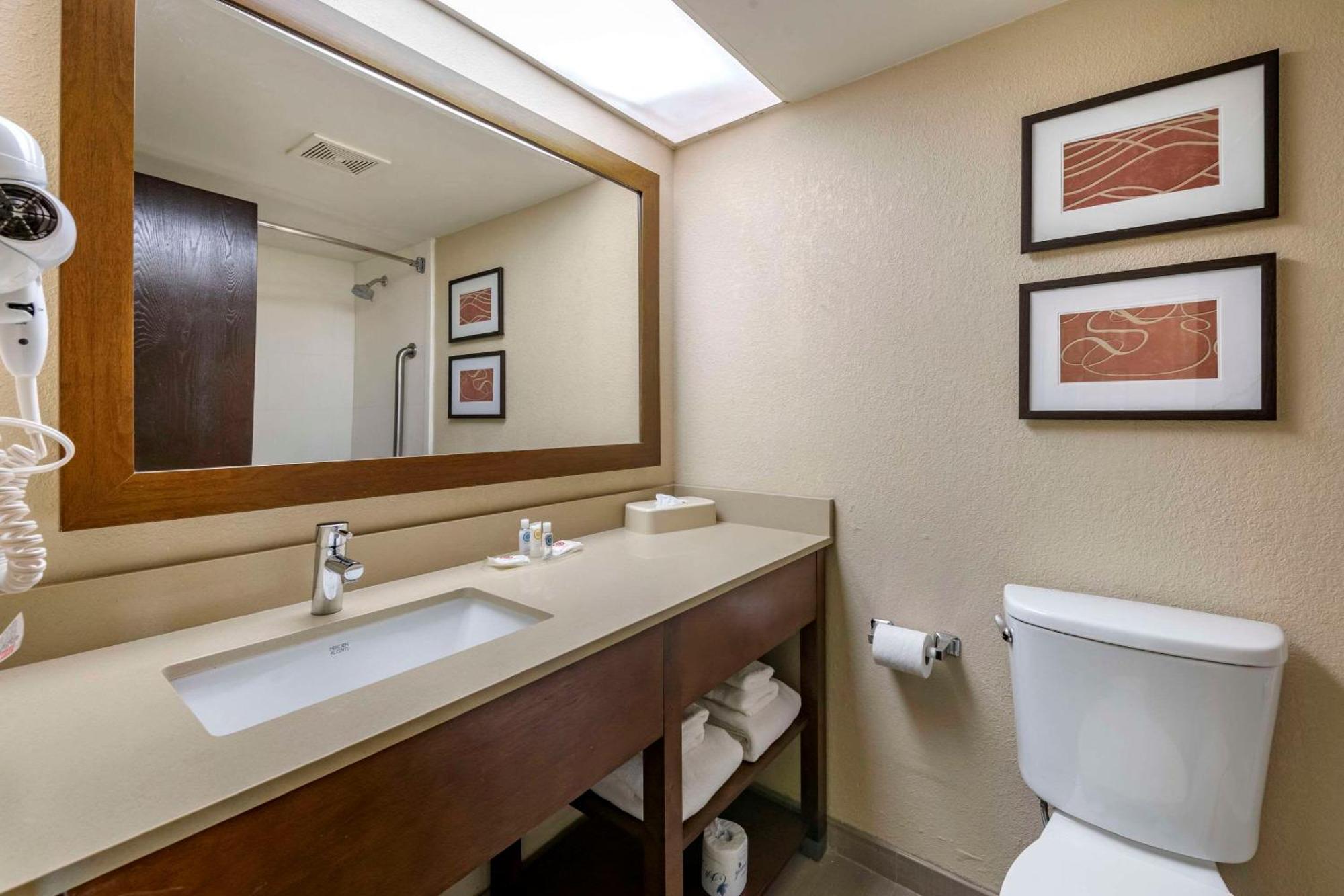 Comfort Suites Baymeadows Near Butler Blvd Jacksonville Esterno foto